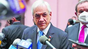 Generó una gran fortuna debido a sus inversiones, las que involucran diversos negocios, desde las aerolíneas hasta los equipos de fútbol.