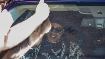 Ronaldinho partió rumbo a Brasil tras casi medio año detenido en Paraguay