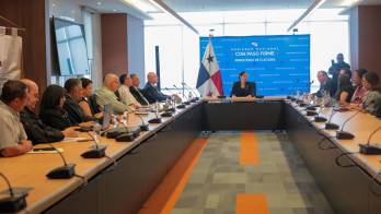 Representantes de la Iglesia Católica, MiCultura y la Asociación Bancaria de Panamá coordinan acciones para recuperar los templos dañados.