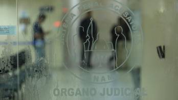 La audiencia también dejó medidas cautelares para tres investigados por blanqueo de capitales.