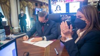 Cortizo sanciona proyecto de Ley de políticas públicas educativas para la transformación digital