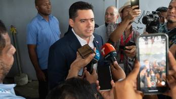 Resalta la importancia de la alimentación en la primera infancia.