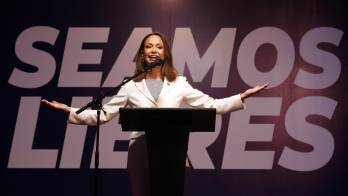La líder opositora y premio nobel de la paz María Corina Machado, habla en una rueda de prensa en la Universidad Católica Andrés Bello este jueves, en Caracas (Venezuela).