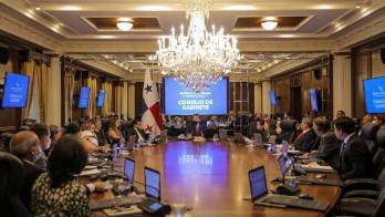 Autorizan a la canciller a presentar proyectos sobre enmiendas al convenio de aviación civil