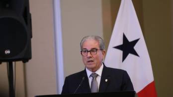 El ministro de Salud, Fernando Boyd Galindo.