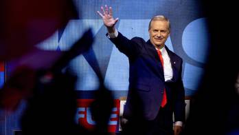 El candidato a la Presidencia de Chile por el Partido Republicano y Social Cristiano, José Antonio Kast, habla tras conocer los resultados de las elecciones este domingo, en Santiago (Chile).