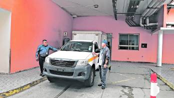 El joven ingresó con vida al Hospital Santo Tomás, pero falleció horas después.