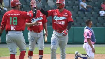 Federales le dan palo a Panamá Metro