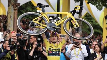 Vingegaard le gana la partida a&nbsp;Pogacar y es el rey del Tour de Francia