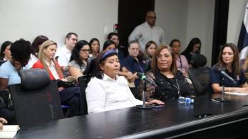 Madre de Emmanuel Rodríguez (iz) contó cómo su hijo sufrió bullying.