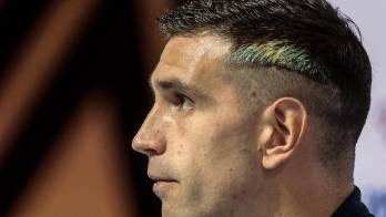 'Dibu' Martínez viaja al espacio en forma de satélite