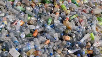 Adictos al plástico: las amenazas aún desconocidas de&nbsp;su consumo