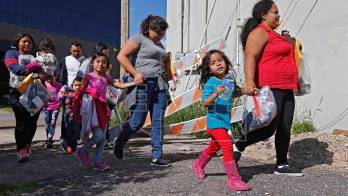 EEUU tiene pendiente de reunir con sus padres a cien menores inmigrantes