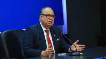 Aumento a jubilados se mantiene en tres y dos