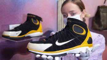 Zapatillas de Kobe Bryant se subastarán en Ginebra
