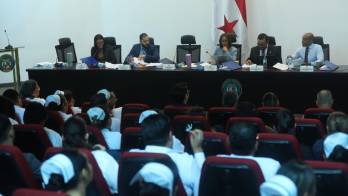 Diputados aprueban citar al director de Aseo