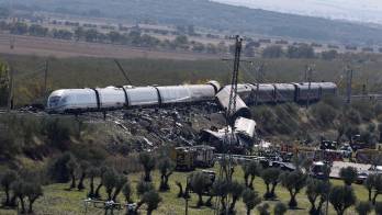 Dos trenes de alta velocidad, uno de Renfe y otro de Iryo, han colisionado a primera hora de este miércoles a la altura de la estación de Urda (Toledo), donde al menos hay 64 fallecidos.