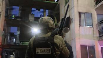 La Policía Nacional mantiene operativos para ubicar al tercer implicado en el caso.