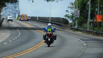 MOP restringe paso de camiones y buses grandes en puente clave de Panamá.