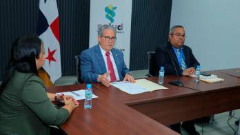 En la reunión se explicó el estado actual del proceso de licencias para cannabis medicinal.