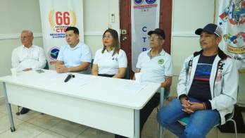 En una conferencia, miembros de la Coordinadora Sindical de Organizaciones Independientes en Resistencia (OIR) presentaron una propuesta de ajuste salarial.