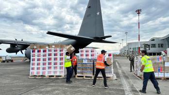 Un avión procedente de Chile llegó a la ciudad de Pereira con 320 kits de alimentación, 200 kits de aseo, 346 kits de higiene y 27.000 unidades de medicamentos.