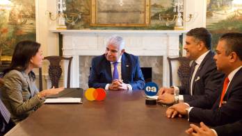 La firma se llevó a cabo hoy en Nueva York, con el presidente Mulino como testigo de honor.