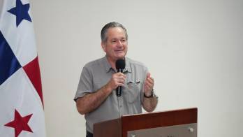 Ministro Navarro: ‘Consumir huevo de tortuga causa impotencia sexual’