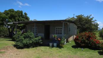 La comunidad de Los Pozos, en el corregimiento de Caballero, distrito de Antón, mejora su calidad de vida con este proyecto de electrificación.
