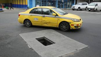 Conductores se quejan del mal estado de las calles.
