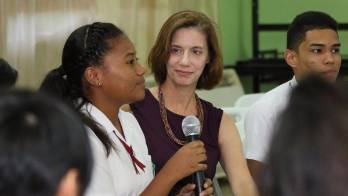 La asignación más reciente de Cabral fue como directora de la Oficina de Políticas, Planeamiento y Recursos para el Subsecretario de Estado en Diplomacia Pública y Asuntos Públicos.