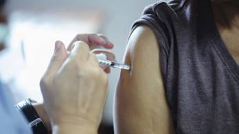 Distribución de vacunas contra la influenza inicia en hospitales y clínicas del país.