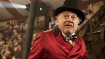 Danny DeVito en una escena de Dumbo. AP