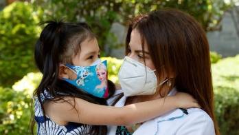 Médicos refugiados se unen a la batalla contra la COVID-19 en México