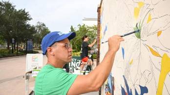 Artistas cubano-estadounidenses celebran en Disney el Mes de la Herencia Hispana
