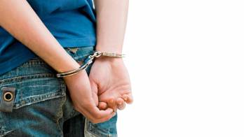 Por este caso, el adolescente de 16 años enfrenta cargos por la presunta comisión del delito de homicidio doloso agravado.