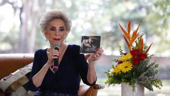 Vicente Fernández da su voz a 20 canciones mexicanas en un nuevo disco póstumo