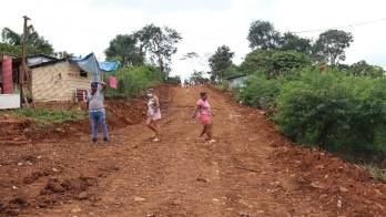 Miviot sigue con la legalización de invasiones de tierras