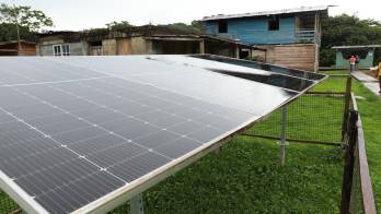 El objetivo del proyecto es llevar energía a comunidades remotas donde las líneas eléctricas no llegarán en los próximos 15 años.