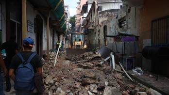 El Benemérito Cuerpo de Bomberos adelanta las investigaciones para determinar las causas del incendio.