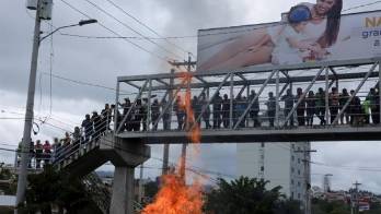 Detenidos, vandalismo y pérdidas millonarias por dos decretos en Honduras