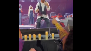 ¡En pleno concierto! Arjona le canta a una madre cubana por videollamada&nbsp;