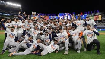 Los jugadores de los Astros celebraron anoche, en casa de los Yanquis.