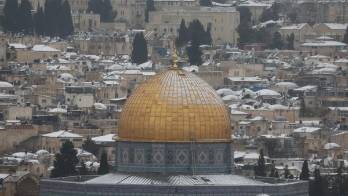 La primera nevada en seis años cubre de blanco Jerusalén