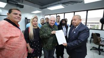 ​Martinelli busca la Presidencia por la vía independiente. Rompí el retrovisor de la maldad”, dijo