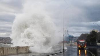 Tsunami de casi 2 metros llega a la costa de Chile tras la erupción en Tonga