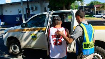 Migración le cae a extranjeros en el nuevo puesto de control en Coclé