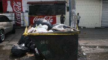 Feto encontrado en un basurero.