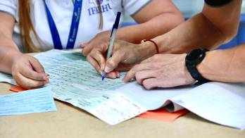 Este pago beneficiará a estudiantes de primaria, premedia y media.