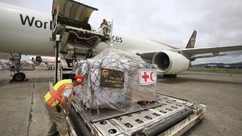 Cruz Roja envía avión con ayuda humanitaria a Bahamas desde Panamá